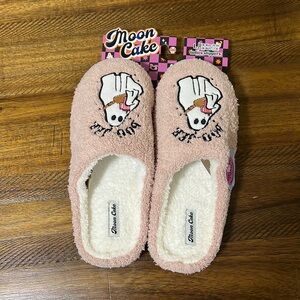 Ghost Halloween Design - Moon Cake Ladies Slippers Size: L (9/10)